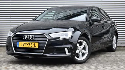 Zwart (metallic) Occasion 2018 Audi A3 Sedan | € 16.950 (Super prijs)