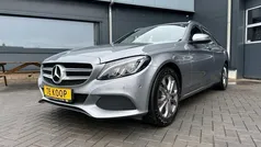 Grijs, metallic lak Gebruikt 2015 Mercedes C180 Ambition Stationwagen | € 18.550 (Eerlijke prijs)