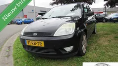 Zwart Gebruikt 2005 Ford Fiesta Futura Hatchback | € 1.849 (Eerlijke prijs)