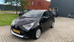 Zwart Gebruikt 2020 Toyota Aygo X-play Hatchback | € 9.500 (Eerlijke prijs)