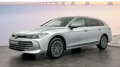 Grijs Nieuw 2024 VW Passat Business Stationwagen | € 54.655 (Eerlijke prijs)
