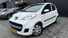 Wit Gebruikt 2011 Peugeot 107 Hatchback | € 3.150 (Eerlijke prijs)