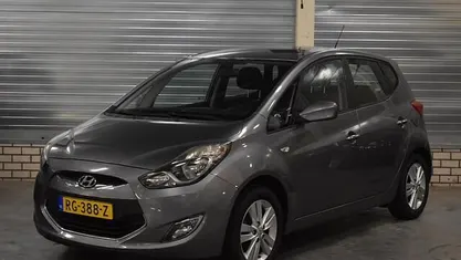 Grijs (metallic) Gebruikt 2012 Hyundai ix20 Hatchback | € 6.450 (Eerlijke prijs)