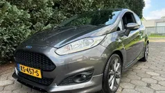 Grijs, metallic lak Gebruikt 2016 Ford Fiesta ST-Line Hatchback | € 8.950 (Eerlijke prijs)
