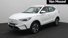 Wit Gebruikt 2023 MG ZS Comfort Sedan | € 21.495 (Eerlijke prijs)