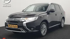 Zwart Gebruikt 2019 Mitsubishi Outlander P-HEV Intense SUV | € 20.440 (Super prijs)