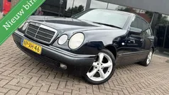 Zwart Gebruikt 1996 Mercedes E200 Elegance Sedan | € 2.490