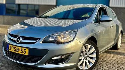 Occasion 2013 Opel Astra Cosmo Hatchback | € 4.999 (Goede deal)
