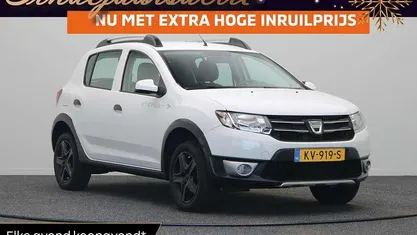 Wit Gebruikt 2016 Dacia Sandero Lauréate Hatchback | € 7.945 (Eerlijke prijs)