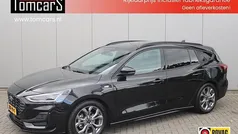 Zwart Gebruikt 2024 Ford Focus ST-Line Stationwagen | € 26.750 (Eerlijke prijs)