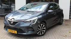 Grijs Gebruikt 2020 Renault Clio V Intens Hatchback | € 15.994 (Eerlijke prijs)