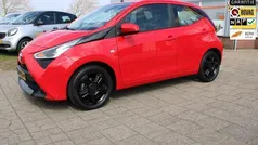 Rood Gebruikt 2018 Toyota Aygo X-play Hatchback | € 9.999 (Eerlijke prijs)