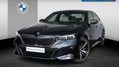 Petrol mica metallic (blauw metallic) Gebruikt 2025 BMW 550e Comfort Edition Sedan | € 87.900 (Super prijs)