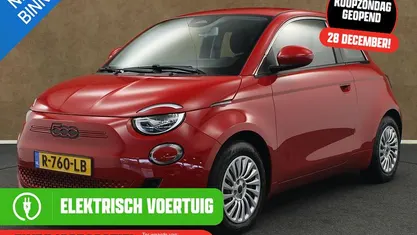 Gebruikt 2022 Fiat 500e Red Hatchback | € 16.445 (Eerlijke prijs)