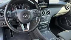 Blauw Gebruikt 2017 Mercedes A180 Business Hatchback | € 18.945 (Eerlijke prijs)