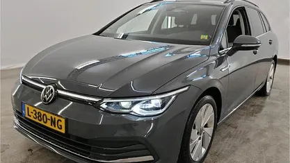 Gebruikt 2021 VW Golf VIII Style Stationwagen | € 24.950 (Goede deal)