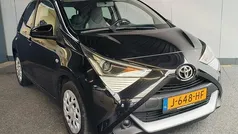 Gebruikt 2020 Toyota Aygo X-play Hatchback | € 12.950 (Eerlijke prijs)