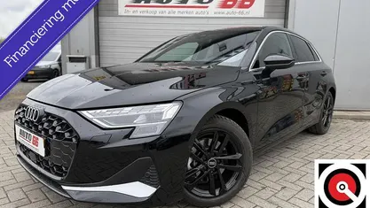 Zwart Gebruikt 2024 Audi A3 Sportback S-Line Hatchback | € 33.995 (Goede deal)