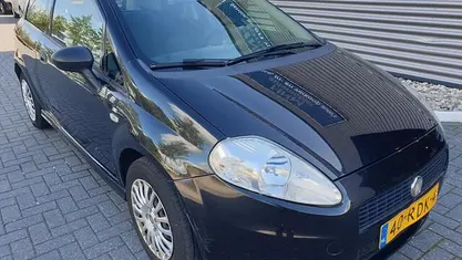 Occasion Fiat Grande Punto 84 PK (61 kW) 2011 Zwart Hatchback