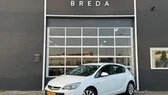 Wit Gebruikt 2014 Opel Astra Hatchback | € 7.695 (Eerlijke prijs)