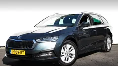 Grijs Gebruikt 2021 Skoda Octavia Business Line Stationwagen | € 14.850 (Eerlijke prijs)