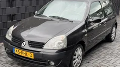 Zwart Gebruikt 2004 Renault Clio II Dynamique Hatchback | € 1.250 (Eerlijke prijs)