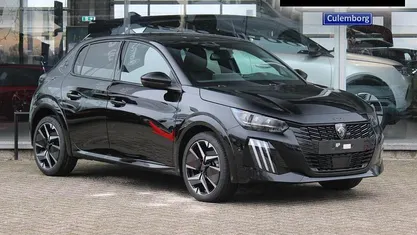 Zwart Nieuw 2025 Peugeot 208 GT Hatchback | € 28.795 (Goede deal)