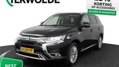 Zwart Gebruikt 2020 Mitsubishi Outlander P-HEV Intense SUV | € 24.295 (Eerlijke prijs)
