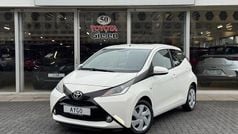 Gebruikt 2017 Toyota Aygo X-play Hatchback | € 8.700 (Eerlijke prijs)