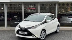 Wit Gebruikt 2017 Toyota Aygo X-play Hatchback | € 8.700 (Eerlijke prijs)