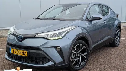 Gebruikt 2020 Toyota C-HR Play SUV | € 23.699 (Eerlijke prijs)