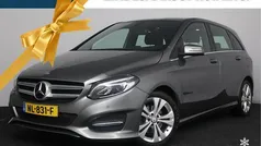 Grijs Gebruikt 2017 Mercedes B180 Ambition MPV | € 15.900 (Eerlijke prijs)