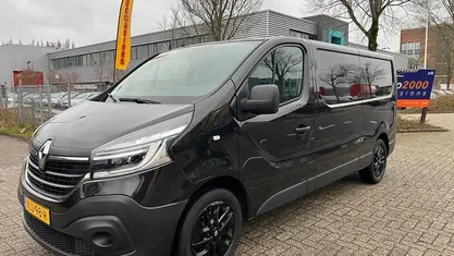 Zwart Occasion 2021 Renault Trafic MPV | € 17.950 (Super prijs)