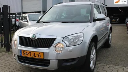 Grijs Gebruikt 2012 Skoda Yeti Elegance SUV | € 8.895 (Eerlijke prijs)