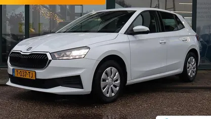 Wit Occasion 2023 Skoda Fabia Ambition Hatchback | € 15.895 (Eerlijke prijs)