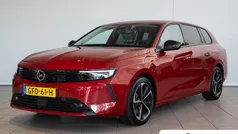 Rood Gebruikt 2024 Opel Astra Edition Stationwagen | € 29.445 (Eerlijke prijs)