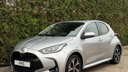 Occasion Toyota Yaris Hybrid 92 PK (67 kW) 2024 Zilver Hatchback