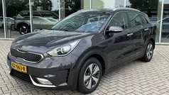 (abt) platinum graphite p Gebruikt 2017 Kia Niro First Edition SUV | € 17.445 (Eerlijke prijs)