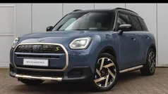 Blauw, metallic lak Gebruikt 2025 Mini Countryman Favoured SUV | € 49.950 (Eerlijke prijs)