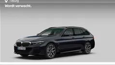 Zwart Gebruikt 2022 BMW 530e Executive Stationwagen | € 44.880 (Eerlijke prijs)