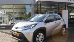 Grijs Gebruikt 2023 Toyota Aygo Play Hatchback | € 15.700 (Goede deal)