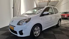 Wit Gebruikt 2011 Renault Twingo Collection Hatchback | € 4.750 (Eerlijke prijs)