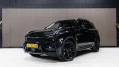 Zwart, metallic lak Gebruikt 2023 Lynk & Co 01 SUV | € 28.950 (Eerlijke prijs)