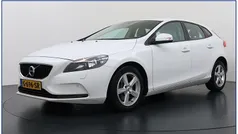 Wit Gebruikt 2017 Volvo V40 Momentum Stationwagen | € 15.850 (Goede deal)