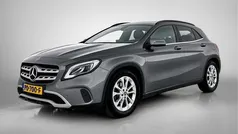 Grijs metallic Gebruikt 2017 Mercedes GLA180 Business SUV | € 20.945 (Eerlijke prijs)