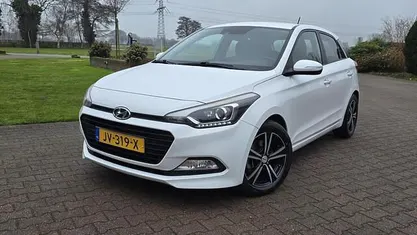 Occasion 2016 Hyundai i20 Comfort Hatchback | € 8.390 (Eerlijke prijs)
