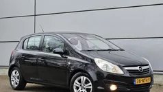 Zwart Gebruikt 2010 Opel Corsa Cosmo Hatchback | € 2.250 (Eerlijke prijs)