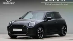 Zwart Gebruikt 2024 Mini Cooper SE Favoured Hatchback | € 34.950 (Eerlijke prijs)