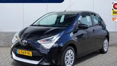 Gebruikt 2019 Toyota Aygo X-play Hatchback | € 10.480 (Eerlijke prijs)