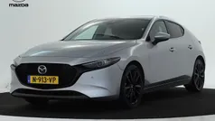 Gebruikt 2022 Mazda 3 Luxury Hatchback | € 25.945 (Eerlijke prijs)